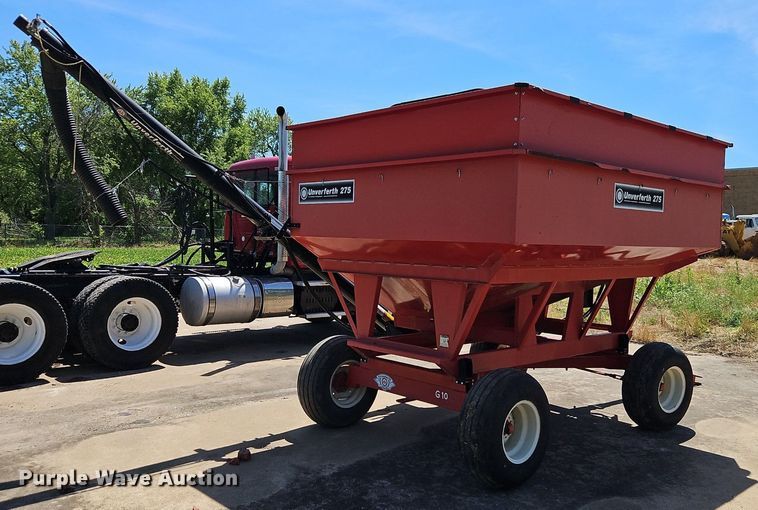 image for item IH9099 Unverferth GB275 gravity wagon