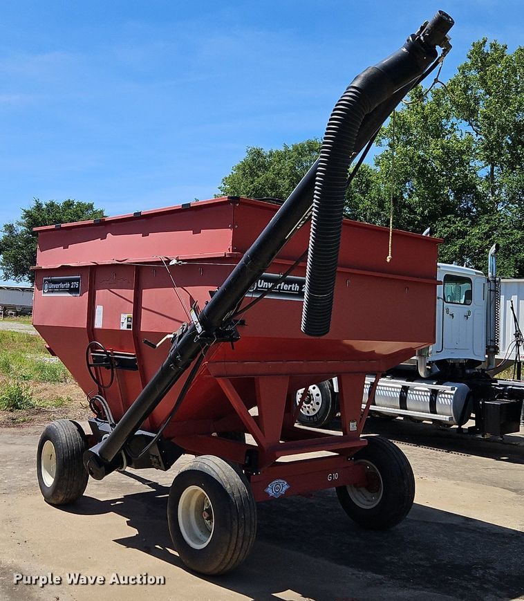 image for item IH9099 Unverferth GB275 gravity wagon