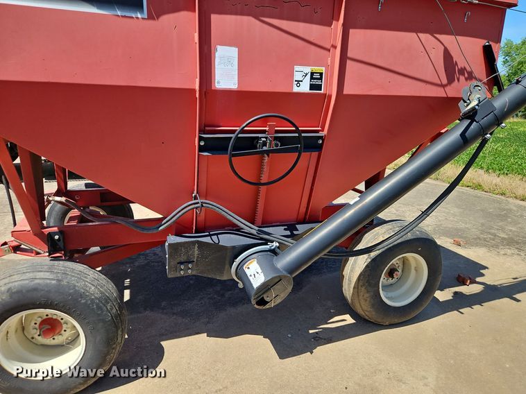 image for item IH9099 Unverferth GB275 gravity wagon