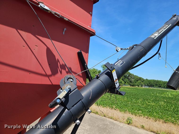 image for item IH9099 Unverferth GB275 gravity wagon