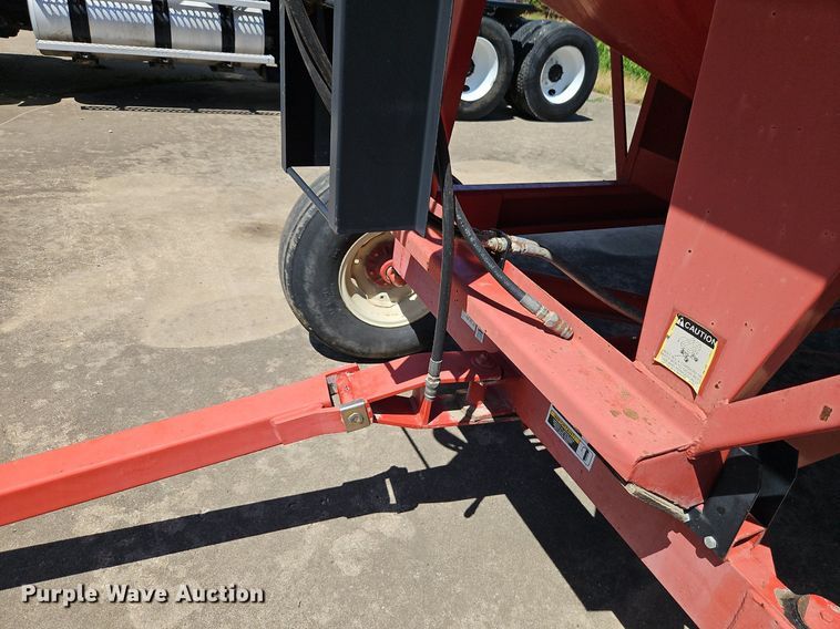 image for item IH9099 Unverferth GB275 gravity wagon