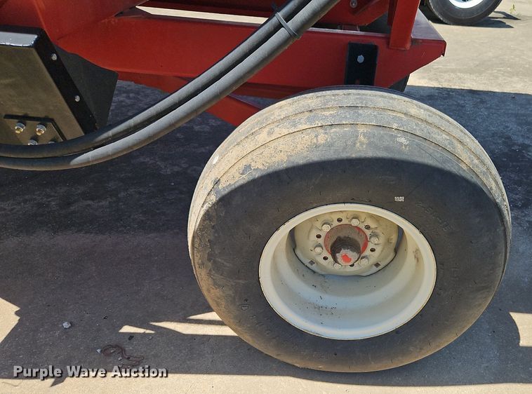 image for item IH9099 Unverferth GB275 gravity wagon