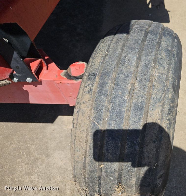 image for item IH9099 Unverferth GB275 gravity wagon