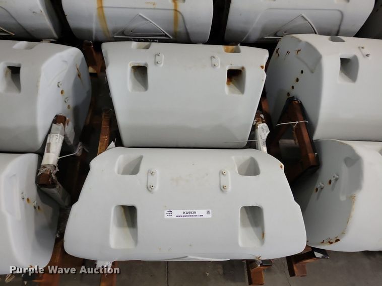 image for item KA9939 (2) AGCO front weights