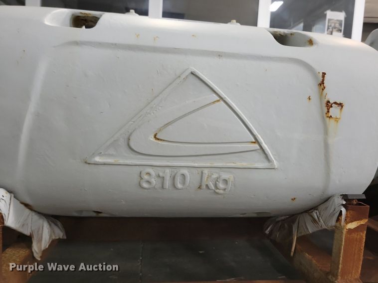 image for item KA9939 (2) AGCO front weights