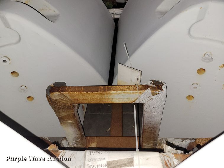 image for item KA9939 (2) AGCO front weights