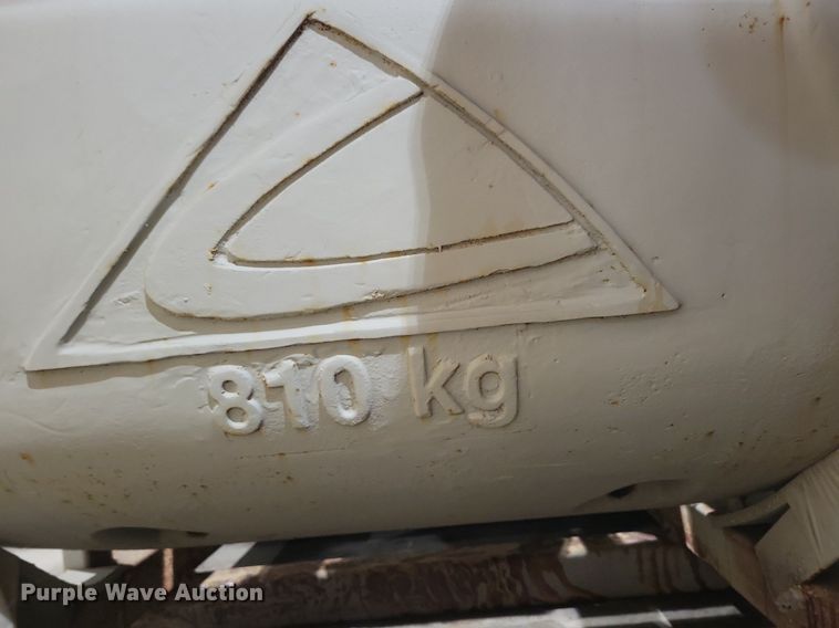 image for item KA9944 (10) AGCO front weights