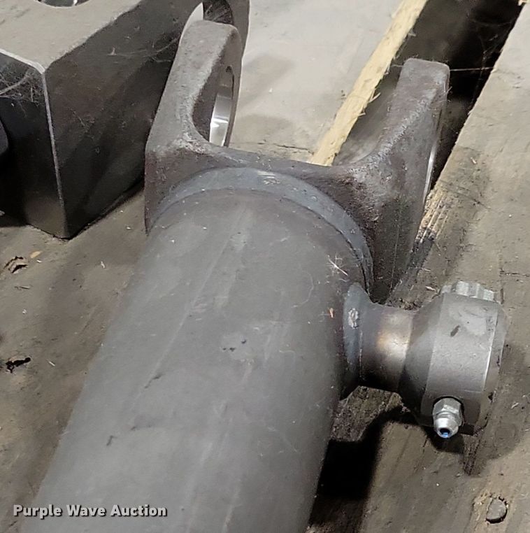 image for item KA9950 (53) RoGator hydraulic cylinders