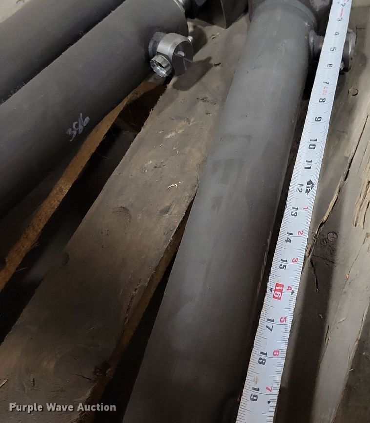 image for item KA9950 (53) RoGator hydraulic cylinders