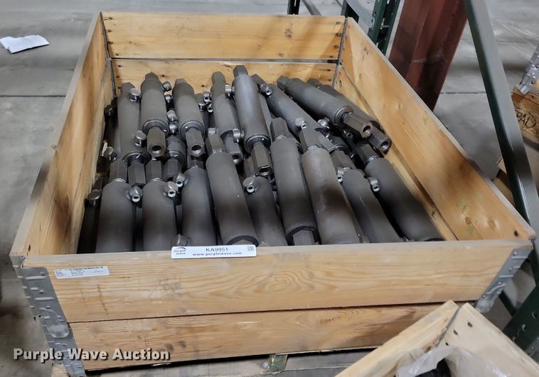 image for item KA9951 (122) RoGator hydraulic cylinders 