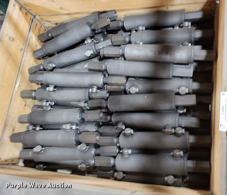 image for item KA9951 (122) RoGator hydraulic cylinders 