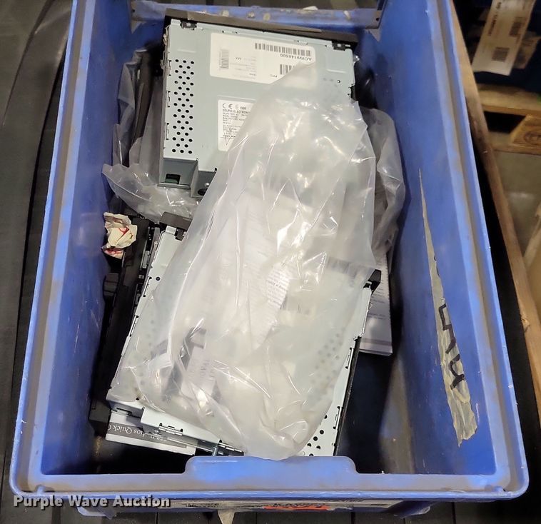 image for item KA9963 Delphi radios