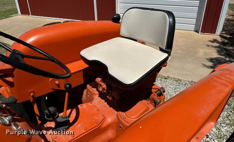 image for item MU9874 1959 Allis-Chalmers  D17 tractor