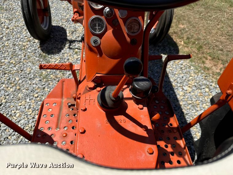 image for item MU9874 1959 Allis-Chalmers  D17 tractor