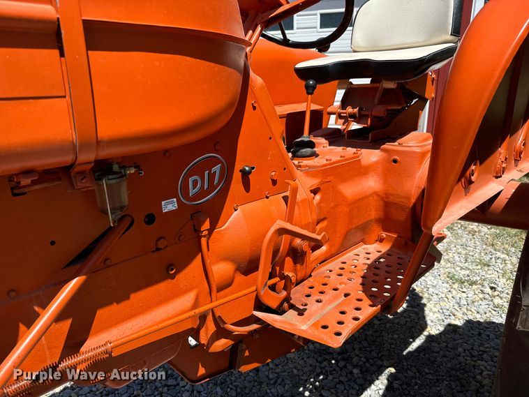 image for item MU9874 1959 Allis-Chalmers  D17 tractor
