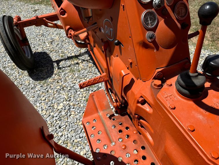 image for item MU9874 1959 Allis-Chalmers  D17 tractor