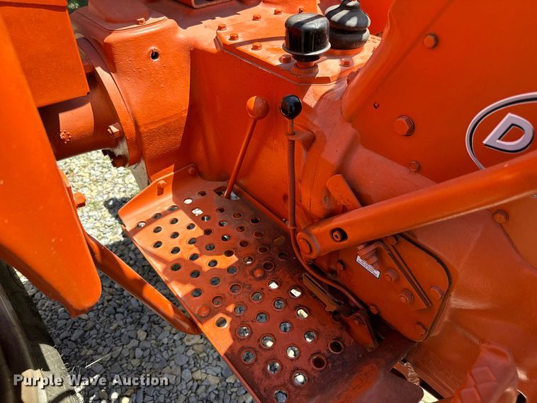 image for item MU9874 1959 Allis-Chalmers  D17 tractor