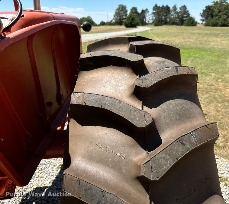 image for item MU9874 1959 Allis-Chalmers  D17 tractor