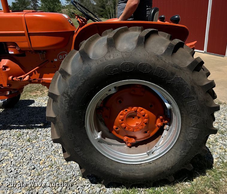 image for item MU9874 1959 Allis-Chalmers  D17 tractor