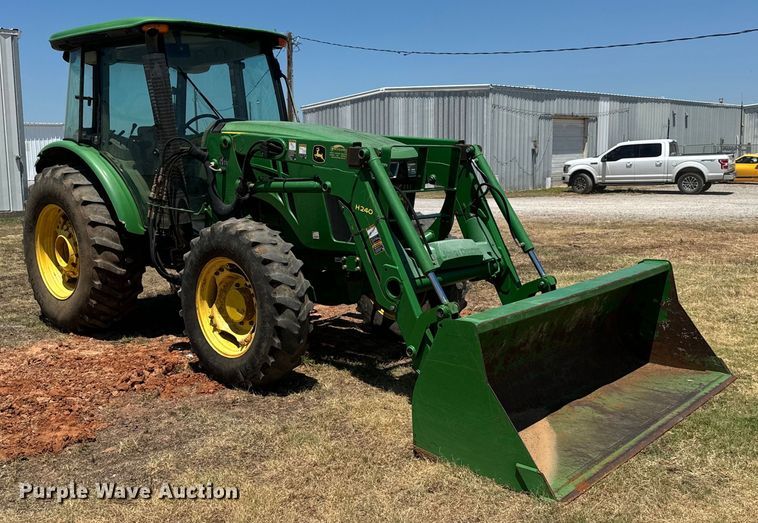 image for item NQ9632 2015 John Deere 5100 E MFWD tractor