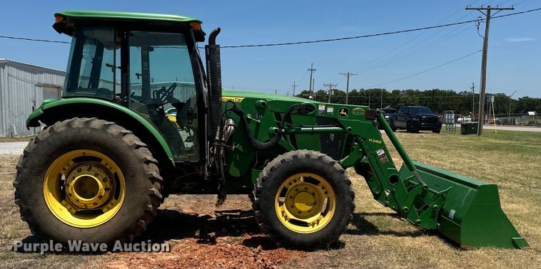 image for item NQ9632 2015 John Deere 5100 E MFWD tractor