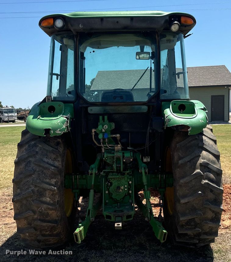 image for item NQ9632 2015 John Deere 5100 E MFWD tractor