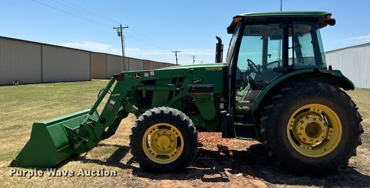 image for item NQ9632 2015 John Deere 5100 E MFWD tractor