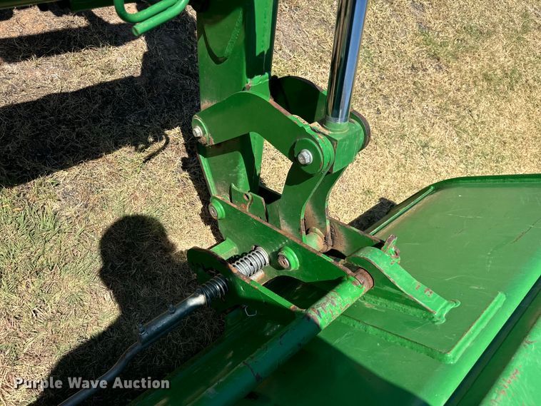 image for item NQ9632 2015 John Deere 5100 E MFWD tractor