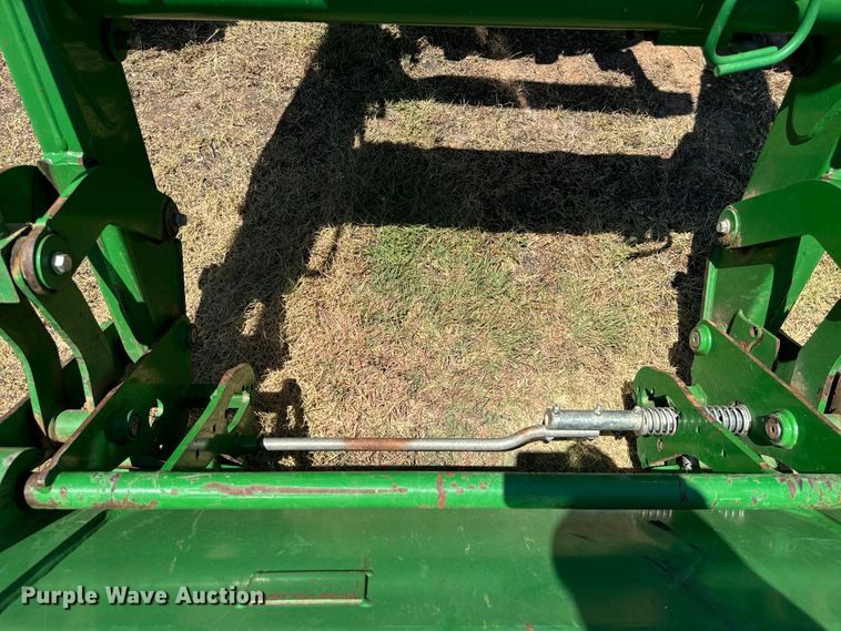 image for item NQ9632 2015 John Deere 5100 E MFWD tractor