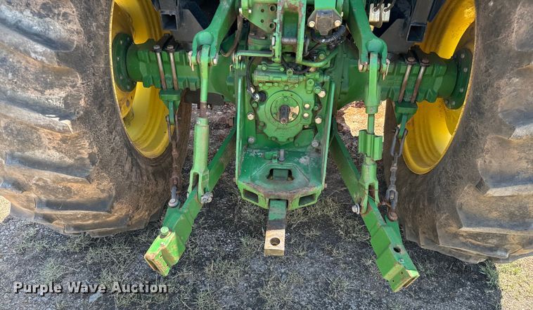 image for item NQ9632 2015 John Deere 5100 E MFWD tractor