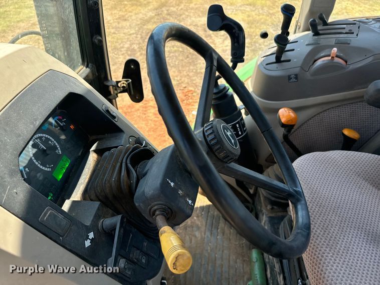 image for item NQ9632 2015 John Deere 5100 E MFWD tractor