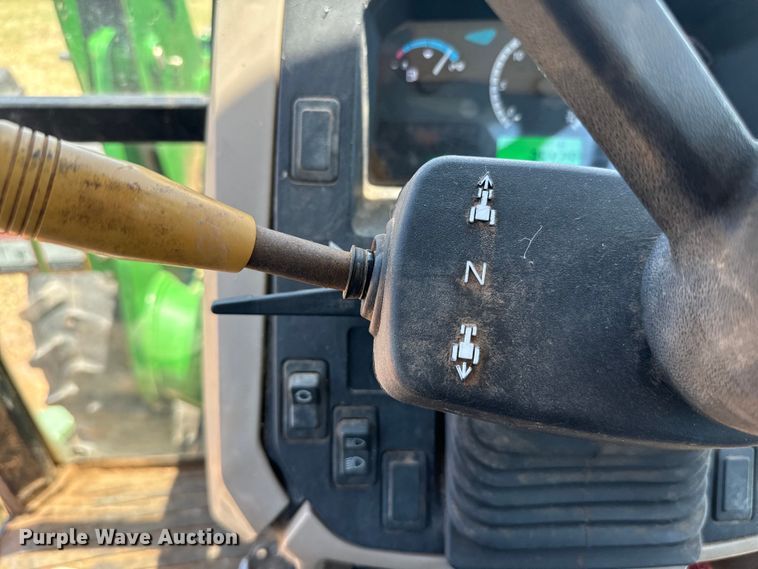 image for item NQ9632 2015 John Deere 5100 E MFWD tractor