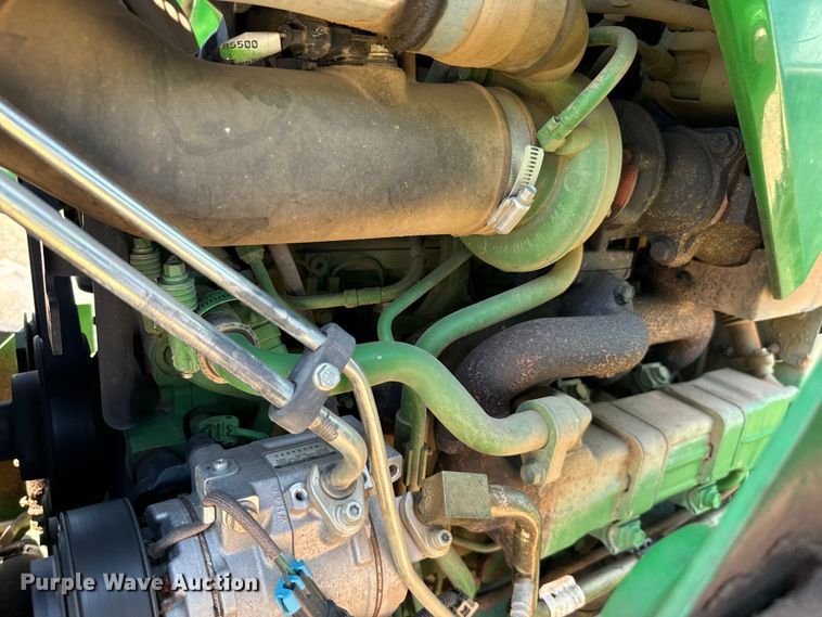 image for item NQ9632 2015 John Deere 5100 E MFWD tractor