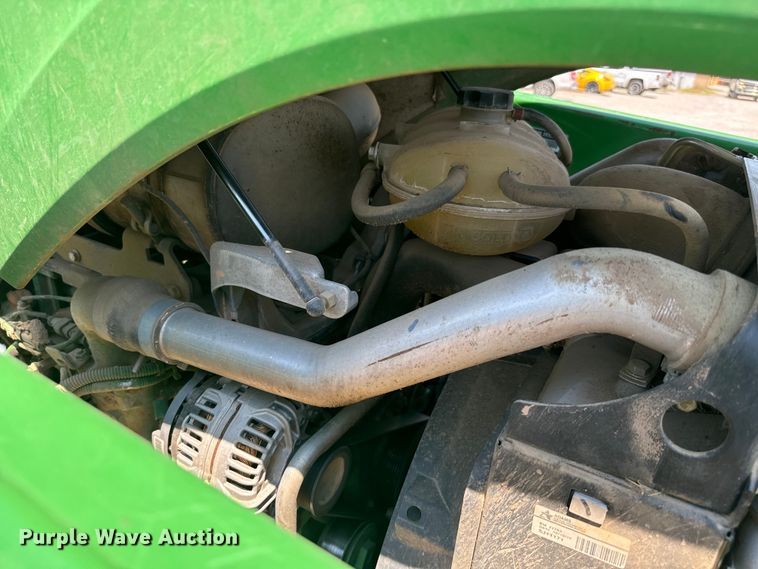 image for item NQ9632 2015 John Deere 5100 E MFWD tractor