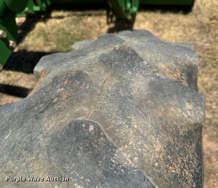 image for item NQ9632 2015 John Deere 5100 E MFWD tractor