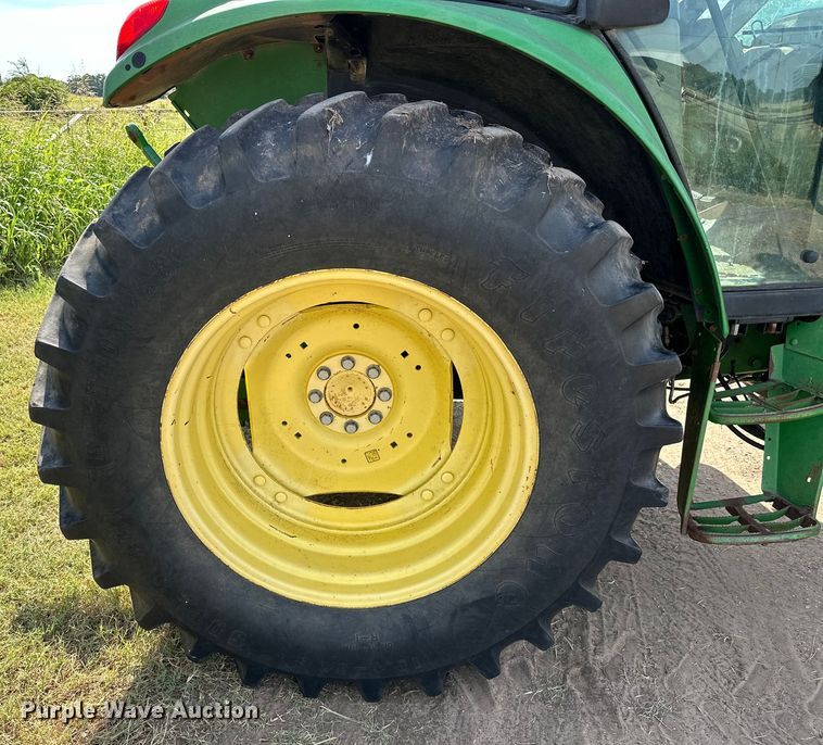 image for item NR9819 2004 John Deere 6420 MFWD tractor