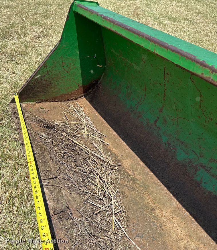 image for item NR9819 2004 John Deere 6420 MFWD tractor