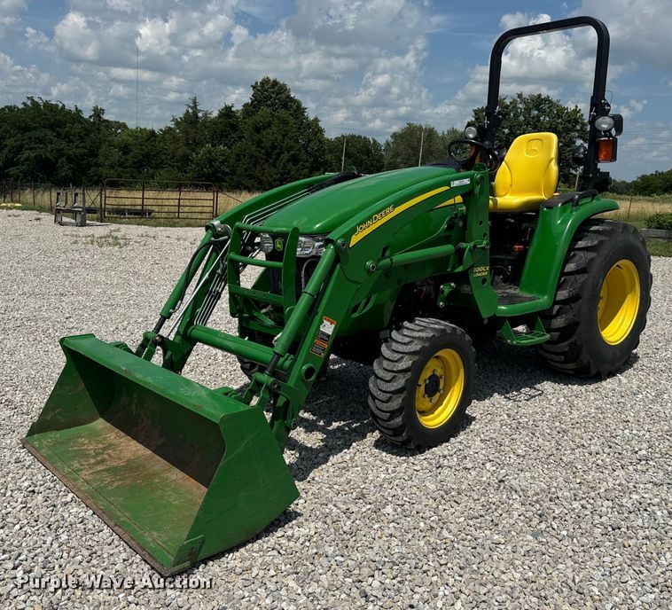 image for item OF9700 2013 John Deere 3520 MFWD tractor