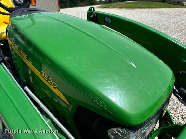 image for item OF9700 2013 John Deere 3520 MFWD tractor
