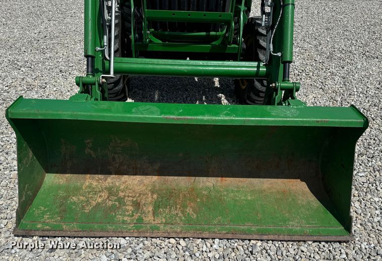 image for item OF9700 2013 John Deere 3520 MFWD tractor