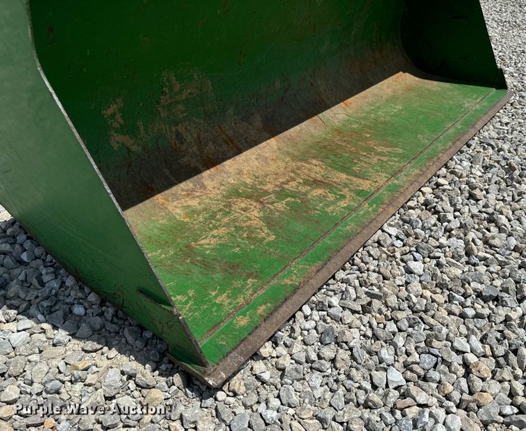 image for item OF9700 2013 John Deere 3520 MFWD tractor