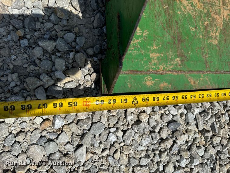 image for item OF9700 2013 John Deere 3520 MFWD tractor