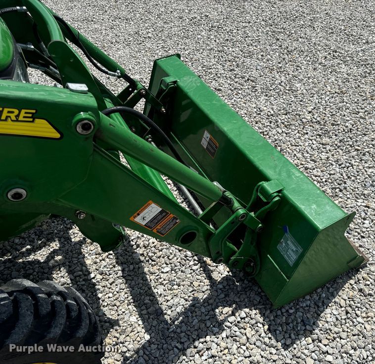 image for item OF9700 2013 John Deere 3520 MFWD tractor