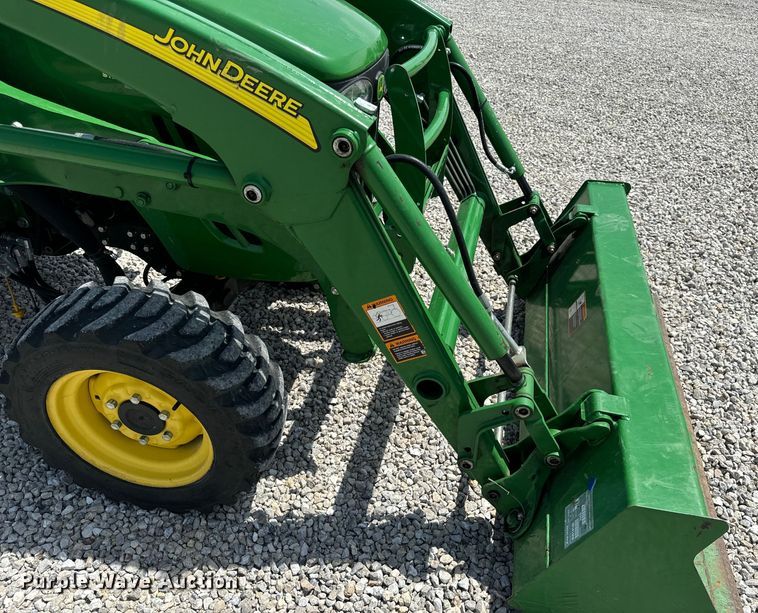 image for item OF9700 2013 John Deere 3520 MFWD tractor