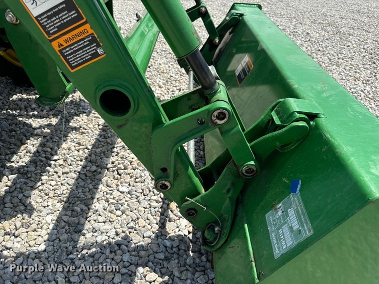 image for item OF9700 2013 John Deere 3520 MFWD tractor