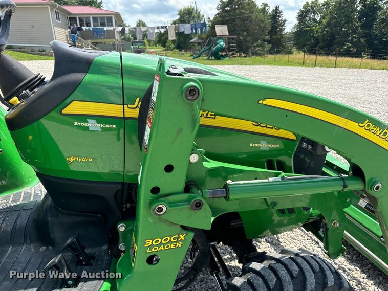 image for item OF9700 2013 John Deere 3520 MFWD tractor