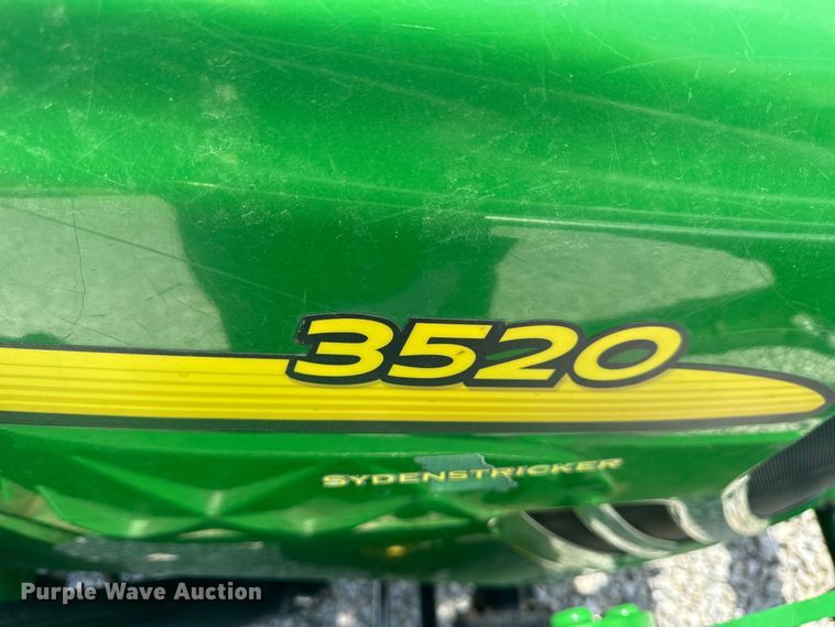 image for item OF9700 2013 John Deere 3520 MFWD tractor