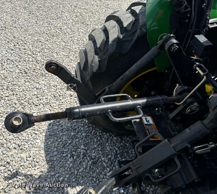 image for item OF9700 2013 John Deere 3520 MFWD tractor