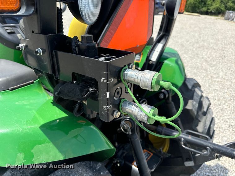 image for item OF9700 2013 John Deere 3520 MFWD tractor