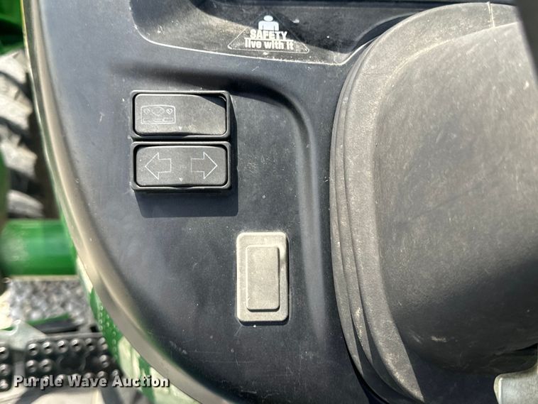 image for item OF9700 2013 John Deere 3520 MFWD tractor